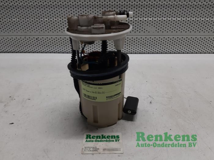 Gebrauchte Benzinpumpe Toyota Corolla (E12) 1.4 16V VVT-i Preis € 40,00 Margenregelung angeboten von Renkens Auto-Onderdelen B.V.