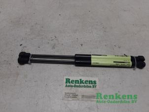 Used Set of tailgate gas struts Smart Fortwo Coupé (450.3) 0.8 CDI Price € 20,00 Margin scheme offered by Renkens Auto-Onderdelen B.V.