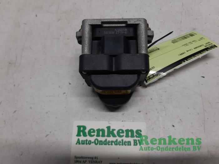 Ignition coil from a Seat Cordoba Vario (6K5) 1.4i 1999