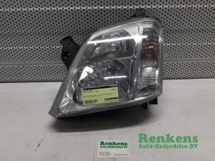 Używane Reflektor lewy Opel Meriva 1.6 Cena € 35,00 Procedura marży oferowane przez Renkens Auto-Onderdelen B.V.