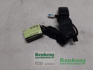 Used Rear seatbelt buckle, centre Kia Picanto (TA) 1.0 12V Price € 25,00 Margin scheme offered by Renkens Auto-Onderdelen B.V.