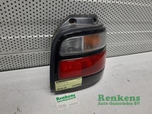 Usados Luz trasera derecha Suzuki Alto (SH410) 1.0 GA,GL Precio € 20,00 Norma de margen ofrecido por Renkens Auto-Onderdelen B.V.