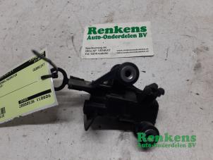 Used Tank flap lock motor Citroen C1 1.0 Vti 68 12V Price € 20,00 Margin scheme offered by Renkens Auto-Onderdelen B.V.