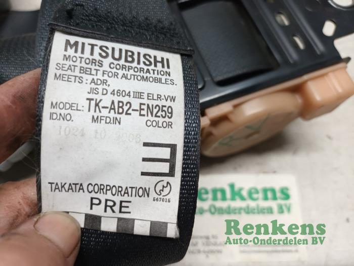 Pas bezpieczenstwa prawy przód z Mitsubishi Outlander (CU) 2.0 16V 4x2 2007