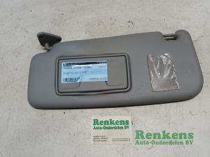 Używane Oslona przeciwsloneczna Mitsubishi Outlander (CU) 2.0 16V 4x2 Cena € 20,00 Procedura marży oferowane przez Renkens Auto-Onderdelen B.V.