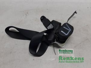 Usados Cinturón de seguridad izquierda delante Nissan Primera (P10) 2.0i 16V SPi Kat. Precio € 30,00 Norma de margen ofrecido por Renkens Auto-Onderdelen B.V.