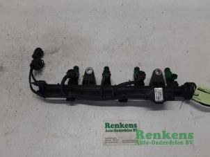 Used Fuel injector nozzle Kia Rio II (DE) 1.4 16V Price € 50,00 Margin scheme offered by Renkens Auto-Onderdelen B.V.