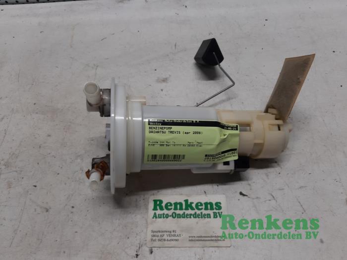 Usagé Pompe essence Daihatsu Trevis 1.0 12V DVVT Prix € 35,00 Règlement à la marge proposé par Renkens Auto-Onderdelen B.V.