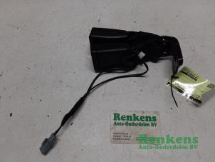 Used Rear seatbelt buckle, right Renault Clio IV (5R) 1.5 Energy dCi 90 FAP Price € 20,00 Margin scheme offered by Renkens Auto-Onderdelen B.V.