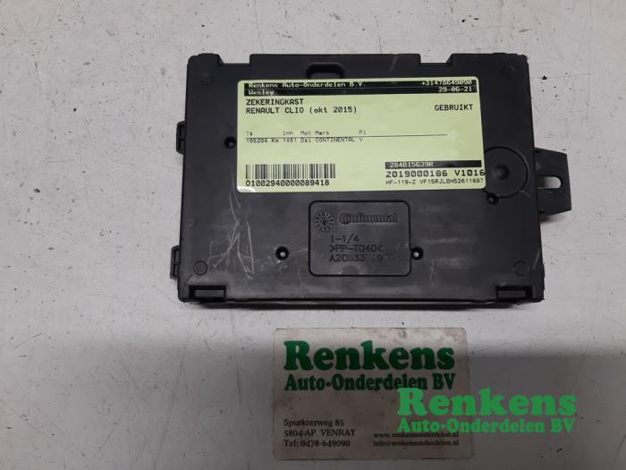 Fuse box from a Renault Clio IV (5R) 1.5 Energy dCi 90 FAP 2015