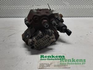 Used Mechanical fuel pump Renault Espace (JK) 2.2 dCi 16V Price € 100,00 Margin scheme offered by Renkens Auto-Onderdelen B.V.