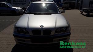 Used Front bumper BMW 3 serie (E46/4) 316i Price on request offered by Renkens Auto-Onderdelen B.V.