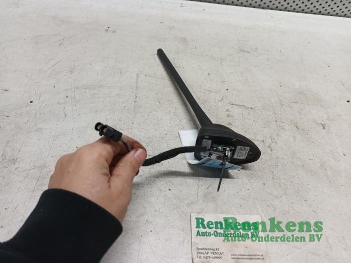 Antenna from a Ford Fiesta 7 1.1 Ti-VCT 12V 85 2017