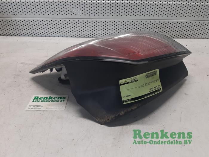 Taillight, right from a Opel Astra H SW (L35) 1.9 CDTi 120 2006