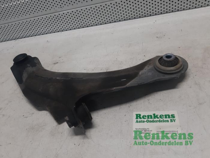 Front wishbone, left from a Renault Clio IV (5R) 1.5 Energy dCi 90 FAP 2015