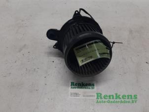 Used Heating and ventilation fan motor Renault Clio IV (5R) 1.5 Energy dCi 90 FAP Price € 35,00 Margin scheme offered by Renkens Auto-Onderdelen B.V.