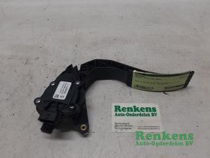 Used Accelerator pedal Renault Clio IV (5R) 1.5 Energy dCi 90 FAP Price € 35,00 Margin scheme offered by Renkens Auto-Onderdelen B.V.