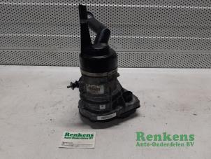 Used Power steering pump Citroen C4 Picasso (UD/UE/UF) 2.0 HDiF 16V 135 Price € 75,00 Margin scheme offered by Renkens Auto-Onderdelen B.V.
