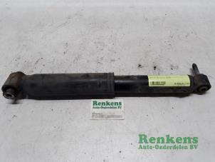 Used Rear shock absorber rod, right Renault Scénic III (JZ) 1.5 dCi 105 Price € 25,00 Margin scheme offered by Renkens Auto-Onderdelen B.V.
