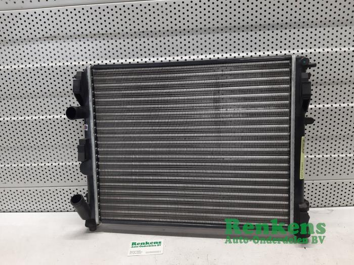 Usagé Radiateur Renault Clio II (BB/CB) 1.6 16V Prix € 30,00 Règlement à la marge proposé par Renkens Auto-Onderdelen B.V.