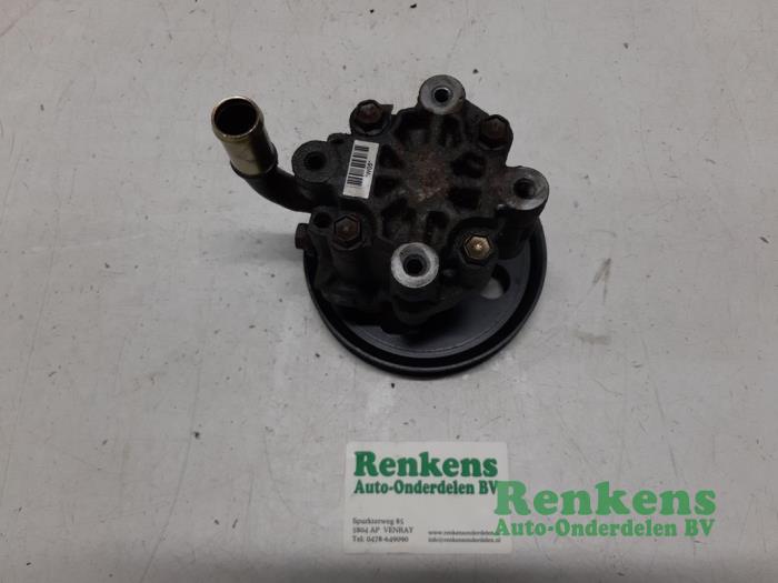 Usagé Pompe direction assistée Chrysler Voyager/Grand Voyager (RG/RS) 2.8 CRD 16V Autom. Prix € 50,00 Règlement à la marge proposé par Renkens Auto-Onderdelen B.V.
