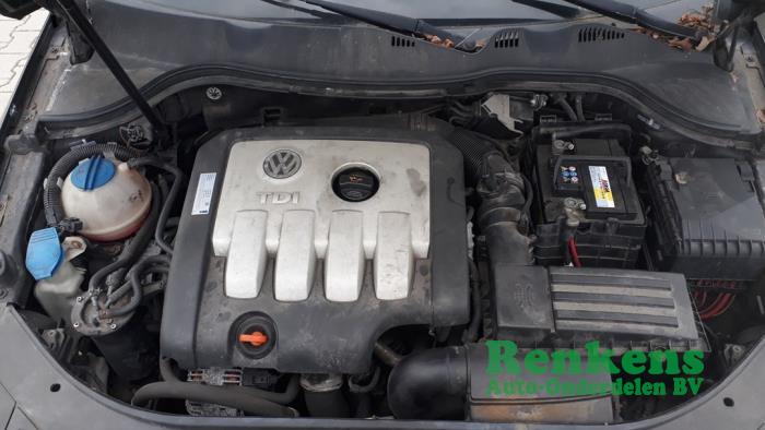 Motor de un Volkswagen Passat (3C2) 2.0 TDI 16V 140 2005