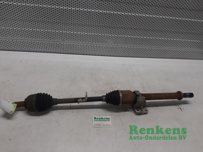 Front drive shaft, right from a Renault Clio III (BR/CR) 1.5 dCi FAP 2012