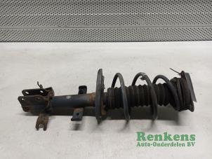 Used Front shock absorber rod, right Renault Clio IV (5R) 1.5 Energy dCi 90 FAP Price € 40,00 Margin scheme offered by Renkens Auto-Onderdelen B.V.