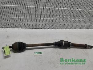Used Front drive shaft, right Renault Clio III (BR/CR) 1.2 16V TCe 100 Price € 35,00 Margin scheme offered by Renkens Auto-Onderdelen B.V.