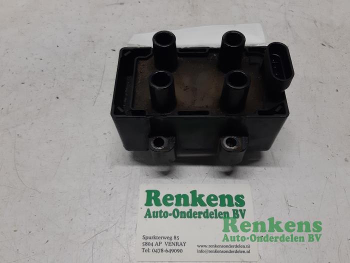 Ignition coil from a Renault Clio III (BR/CR) 1.2 16V TCe 100 2008