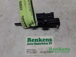 Used Central locking motor Mercedes Citan (415.6) 1.5 109 CDI Price € 25,00 Margin scheme offered by Renkens Auto-Onderdelen B.V.