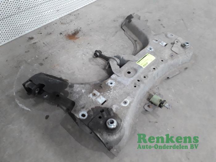 Subframe from a Renault Clio IV (5R) 1.5 Energy dCi 90 FAP 2014