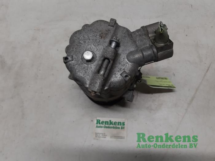 Air conditioning pump from a Opel Vectra C GTS 2.2 DIG 16V 2005