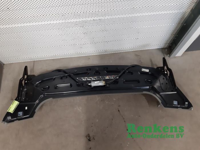 Gebrauchte Abdeckplatte Cabriodach Chrysler Sebring II Convertible (JS) 2.7 V6 24V VVT Preis € 150,00 Margenregelung angeboten von Renkens Auto-Onderdelen B.V.