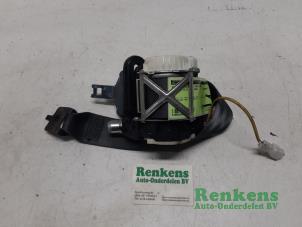 Used Rear seatbelt, left Renault Clio III (BR/CR) 1.4 16V Price € 35,00 Margin scheme offered by Renkens Auto-Onderdelen B.V.