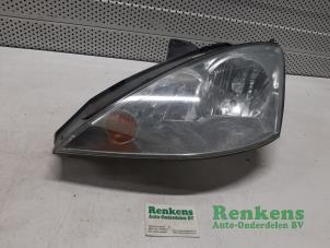 Used Headlight, left Ford Focus 1 Wagon 1.6 16V Price € 30,00 Margin scheme offered by Renkens Auto-Onderdelen B.V.