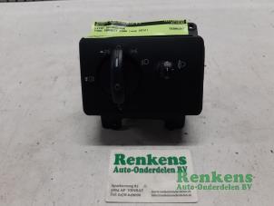 Used Light switch Ford Transit Connect 1.8 TDCi 90 DPF Price € 25,00 Margin scheme offered by Renkens Auto-Onderdelen B.V.