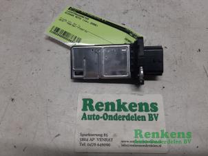 Używane Czujnik masy powietrza Nissan Note (E11) 1.6 16V Cena € 20,00 Procedura marży oferowane przez Renkens Auto-Onderdelen B.V.