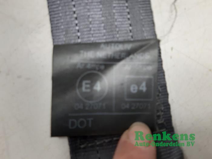 Front seatbelt, right from a Volvo S40 (VS) 1.8 16V 2000