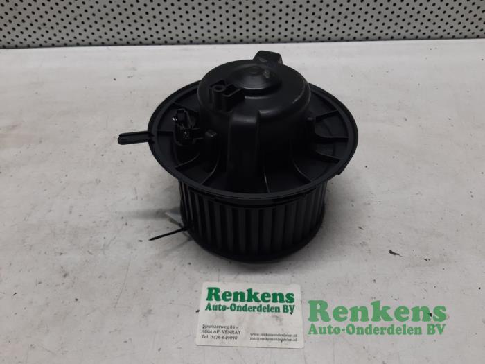 Heating and ventilation fan motor from a Seat Leon (1P1) 1.4 16V 2008