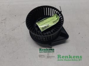 Used Heating and ventilation fan motor Audi A4 Avant (B7) 2.0 TDI 16V Price € 30,00 Margin scheme offered by Renkens Auto-Onderdelen B.V.