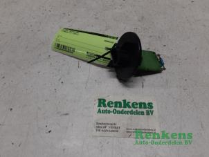 Używane Opornik nagrzewnicy Citroen C3 (SC) 1.6 HDi 92 Cena € 15,00 Procedura marży oferowane przez Renkens Auto-Onderdelen B.V.