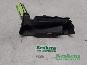 Used Rear bumper bracket, left Citroen C3 (SC) 1.6 HDi 92 Price € 15,00 Margin scheme offered by Renkens Auto-Onderdelen B.V.