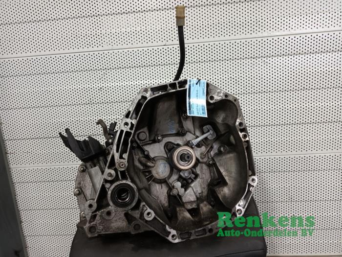 Gebrauchte Getriebe Renault Clio III (BR/CR) 1.6 16V Preis auf Anfrage angeboten von Renkens Auto-Onderdelen B.V.
