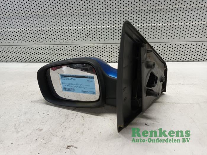 Wing mirror, left from a Renault Clio III (BR/CR) 1.6 16V 2007