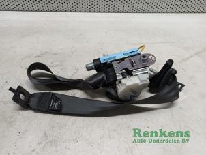 Used Rear seatbelt, left Renault Clio III (BR/CR) 1.6 16V Price € 25,00 Margin scheme offered by Renkens Auto-Onderdelen B.V.
