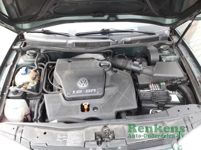 Silnik z Volkswagen Golf IV (1J1) 1.6 1999