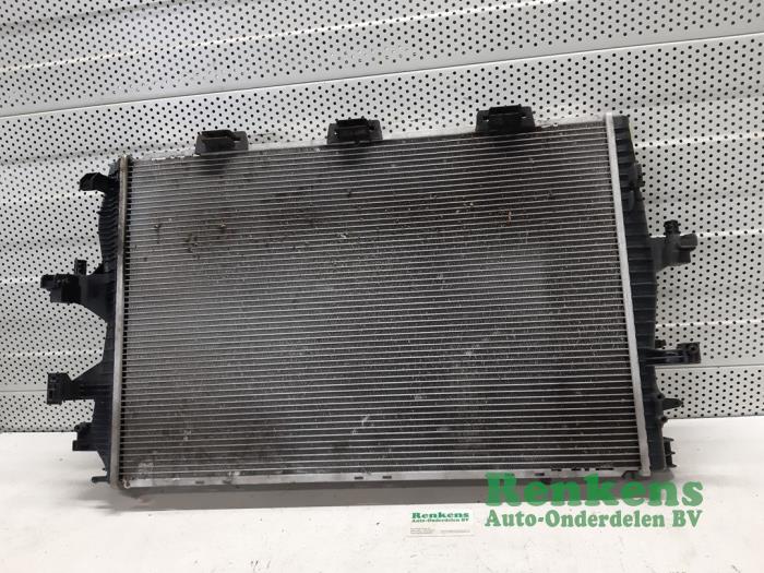 Usagé Radiateur Volkswagen Transporter/Caravelle T5 1.9 TDi Prix € 50,00 Règlement à la marge proposé par Renkens Auto-Onderdelen B.V.
