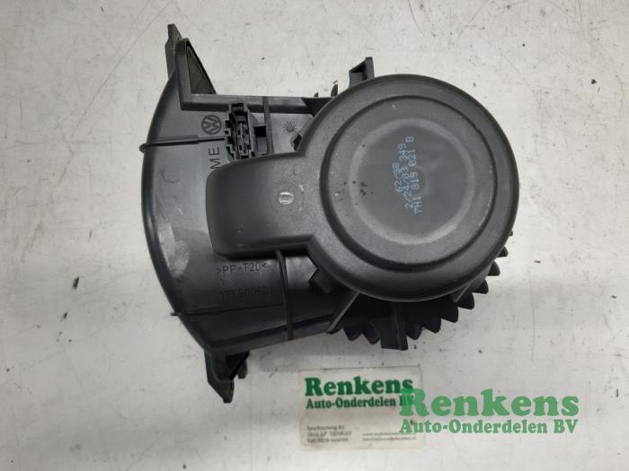 Motor de ventilador de calefactor de un Volkswagen Transporter T5 1.9 TDi 2004