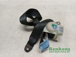 Used Rear seatbelt, right Kia Cee'd (EDB5) 1.6 CRDi 16V Price € 30,00 Margin scheme offered by Renkens Auto-Onderdelen B.V.